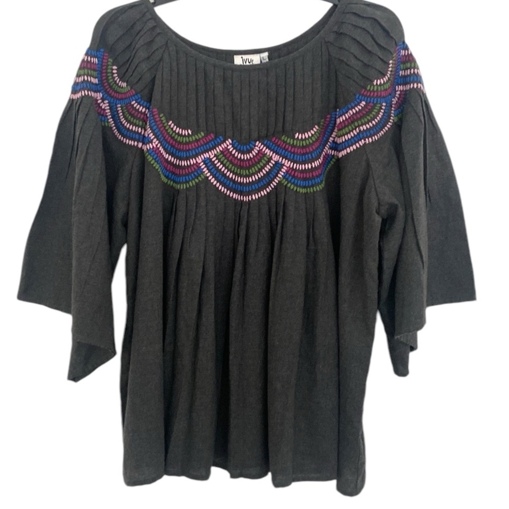 Ivy Jane Gray Woven Embroidered Pleated Bell 3/4 Sleeve Cotton Blend Sweater Top